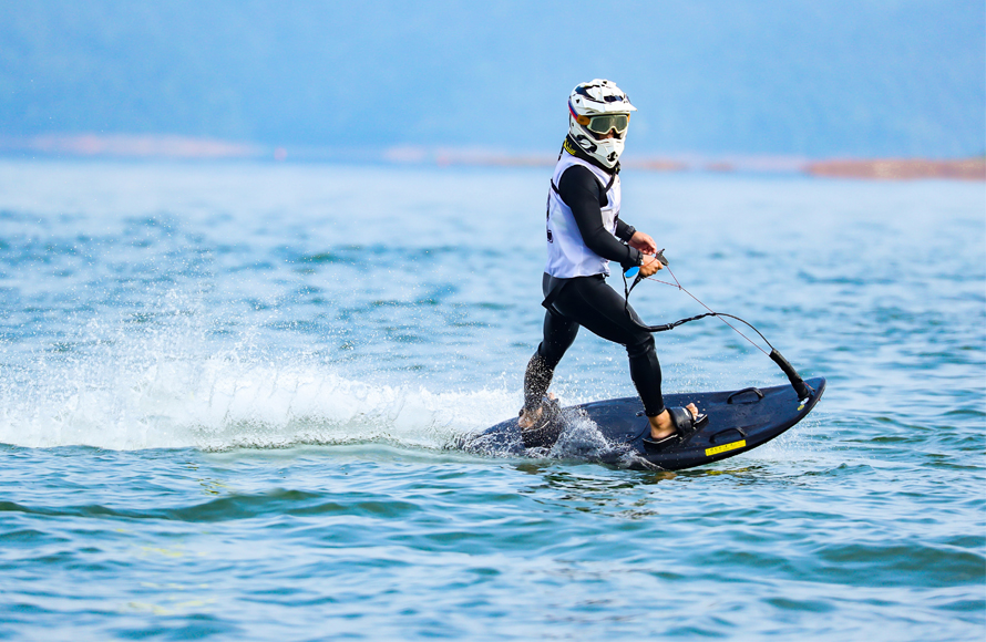 Los beneficios de las tablas de surf eléctricas Hydrofoil para un surf